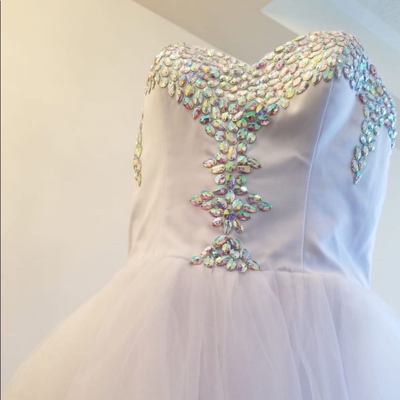 Wedding dress - Picture 5 of 8